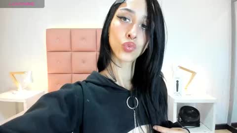 lhiamfitt online show from October 11, 2:33 am