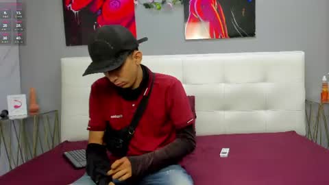 lia78couple online show from June 15, 8:33 pm