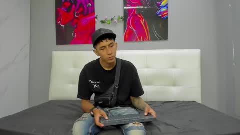 Snapshot of lia78couple chatting on June 30, 8:43 pm lia78couple online show from June 30, 8:43 pm