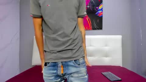 Snapshot of lia78couple chatting on July 6, 9:28 pm lia78couple online show from July 6, 9:28 pm