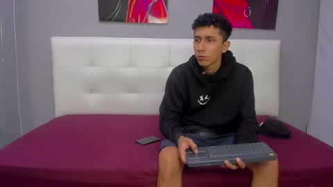 Snapshot of lia78couple chatting on July 15, 8:14 pm lia78couple online show from July 15, 8:14 pm