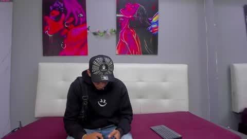 Snapshot of lia78couple chatting on July 21, 7:49 pm lia78couple online show from July 21, 7:49 pm