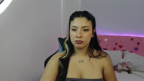 Snapshot of lia_14_ chatting on February 19, 5:38 pm Lia online show from February 19, 5:38 pm