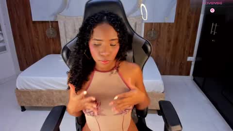 lia_16_ online show from June 4, 11:16 am