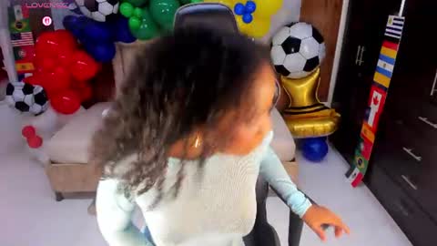 lia_16_ online show from June 27, 11:04 am