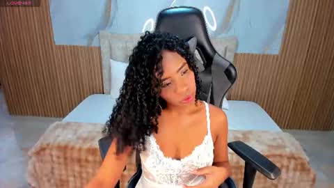 lia_16_ online show from July 28, 11:05 am