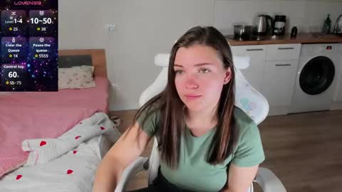 Snapshot of lia_2002_ chatting on April 16, 1:23 pm lia_2002_ online show from April 16, 1:23 pm