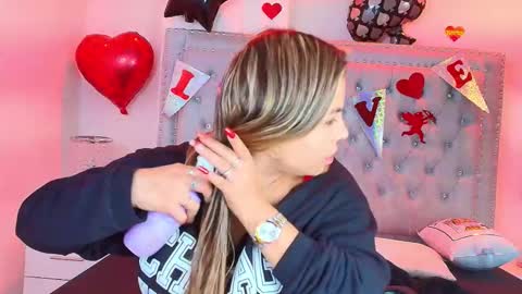 Lia  online show from February 17, 3:25 am