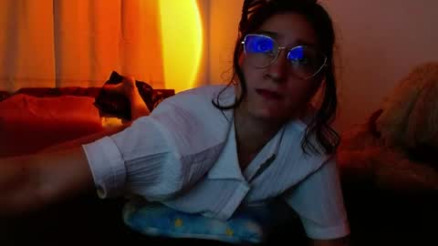 Snapshot of lia_ana_ chatting on May 16, 10:36 am liliana online show from May 16, 10:36 am