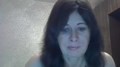 Snapshot of lia_ang chatting on November 2, 9:28 pm lia_ang online show from November 2, 9:28 pm