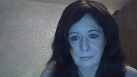 Snapshot of lia_ang chatting on February 15, 10:17 pm lia_ang online show from February 15, 10:17 pm