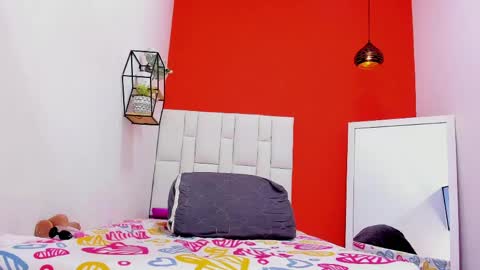 Snapshot of lia_antonella69 chatting on April 17, 11:57 am karol online show from April 17, 11:57 am