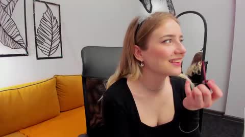 Lia online show from April 21, 2:15 am