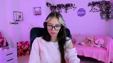 Snapshot of lia_dream_ chatting on July 20, 10:39 am lia_dream_ online show from July 20, 10:39 am
