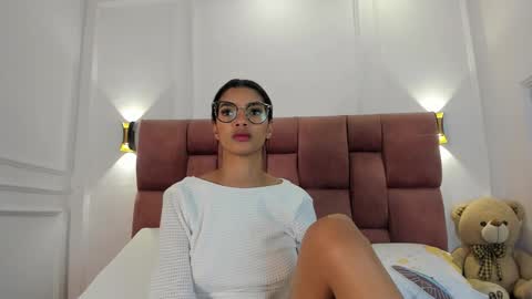 Snapshot of lia_girl2 chatting on January 5, 7:17 am Lia online show from January 5, 7:17 am