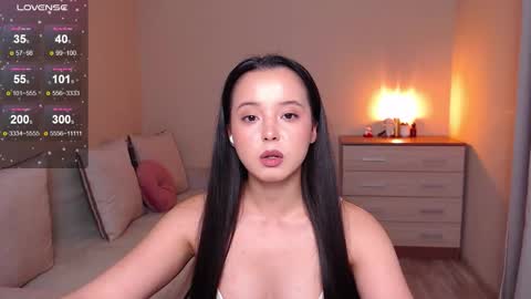 Snapshot of lia_hetty chatting on September 30, 3:50 pm L I A online show from September 30, 3:50 pm