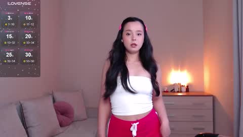 Snapshot of lia_hetty chatting on October 7, 1:08 pm L I A online show from October 7, 1:08 pm