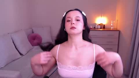 L I A online show from May 8, 11:15 am