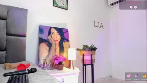 Lia Jhonson online show from June 3, 2:33 pm