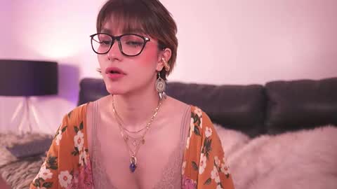 Snapshot of lia_mackenzie chatting on November 24, 7:13 pm liaa online show from November 24, 7:13 pm