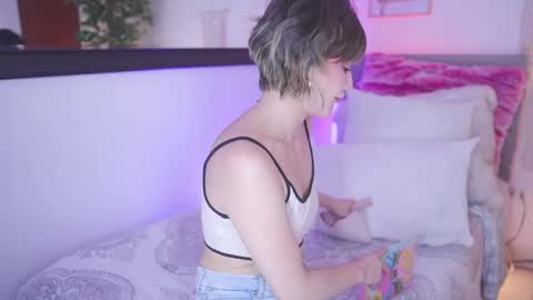 Snapshot of lia_mackenzie chatting on May 26, 5:09 pm liaa online show from May 26, 5:09 pm