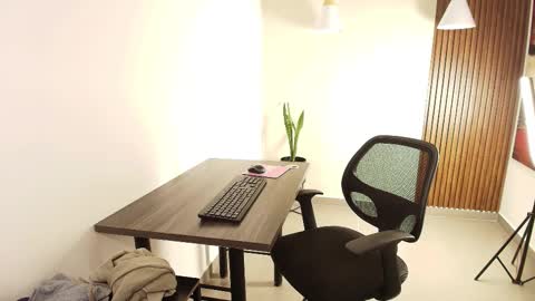 LIA online show from March 4, 6:58 pm