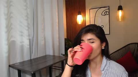 Snapshot of lia_mar_ chatting on May 5, 6:38 pm LIA online show from May 5, 6:38 pm