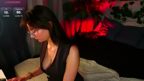 Snapshot of lia_melon chatting on May 13, 5:32 pm lia_melon online show from May 13, 5:32 pm