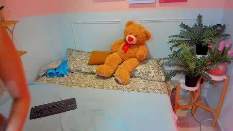 Lia monnet  online show from March 5, 11:39 am