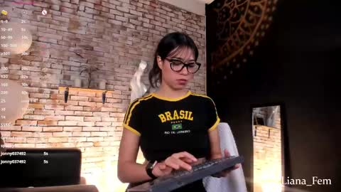 Snapshot of lia_owo chatting on February 20, 5:51 pm Liana online show from February 20, 5:51 pm