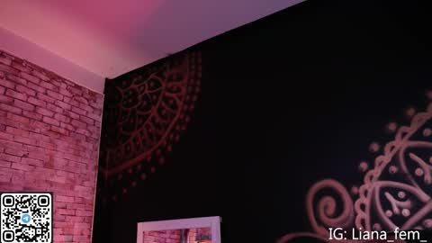 Snapshot of lia_owo chatting on December 2, 11:37 am Liana online show from December 2, 11:37 am