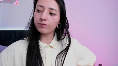 Snapshot of lia_queen610 chatting on February 7, 8:53 pm Little Queen Lia online show from February 7, 8:53 pm