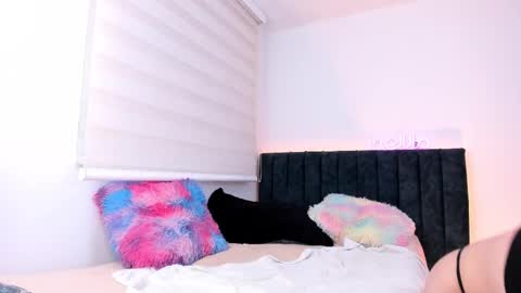 Snapshot of lia_queen610 chatting on February 13, 9:38 pm Little Queen Lia online show from February 13, 9:38 pm