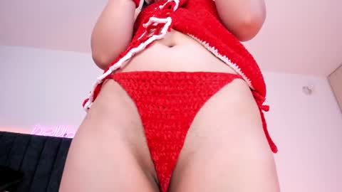 Snapshot of lia_queen610 chatting on February 14, 11:09 pm Little Queen Lia online show from February 14, 11:09 pm