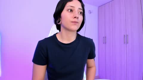 Snapshot of lia_queen610 chatting on February 25, 11:11 pm Little Queen Lia online show from February 25, 11:11 pm