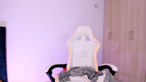 Snapshot of lia_queen610 chatting on March 5, 4:45 am Little Queen Lia online show from March 5, 4:45 am