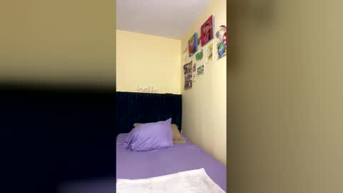 Snapshot of lia_queen610 chatting on January 11, 4:45 pm Little Queen Lia online show from January 11, 4:45 pm