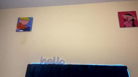 Snapshot of lia_queen610 chatting on March 8, 2:04 am Little Queen Lia online show from March 8, 2:04 am