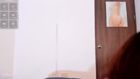 Snapshot of lia_rousse0 chatting on May 6, 9:31 pm Lia online show from May 6, 9:31 pm