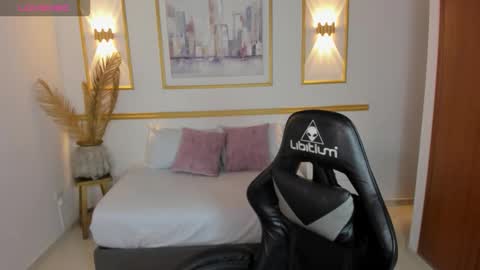 Snapshot of lia_sexx19 chatting on November 16, 2:28 am Lia online show from November 16, 2:28 am