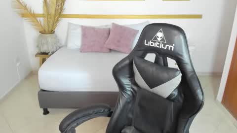 Snapshot of lia_sexx19 chatting on November 18, 2:17 am Lia online show from November 18, 2:17 am