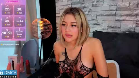 Snapshot of lia_summer1 chatting on November 26, 7:15 pm lia summer1 online show from November 26, 7:15 pm