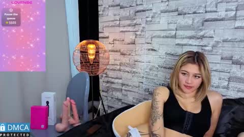 Snapshot of lia_summer1 chatting on November 27, 9:17 pm lia summer1 online show from November 27, 9:17 pm