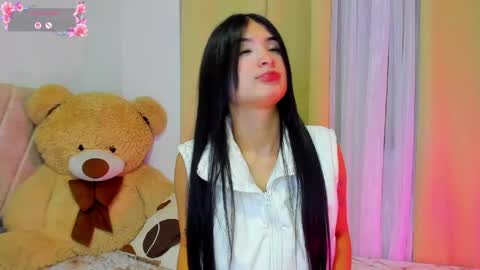 Lia Sweetty online show from May 1, 1:05 pm