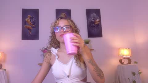 Juliana online show from June 13, 7:12 pm