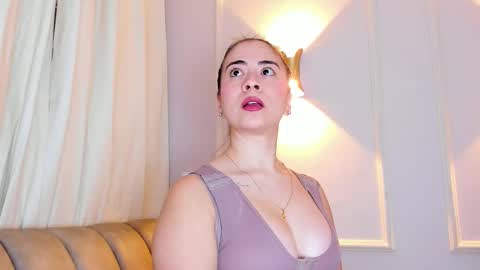 Snapshot of lia_walton__ chatting on November 1, 3:58 pm liz walton online show from November 1, 3:58 pm