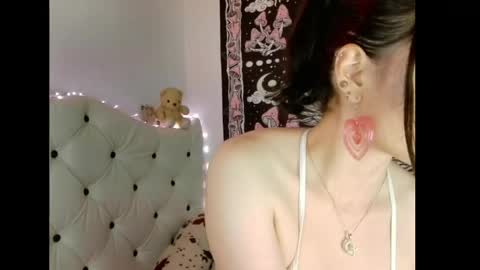 lia_whitexx online show from May 8, 2:06 am