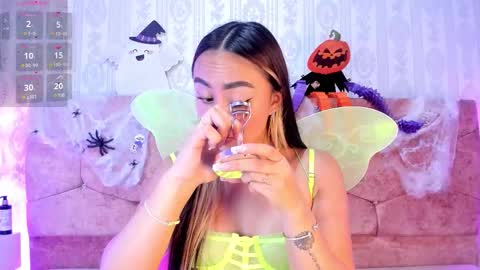 Snapshot of liaa_18 chatting on October 31, 5:08 am Liaa online show from October 31, 5:08 am