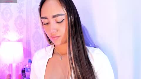 Snapshot of liaa_18 chatting on November 13, 3:27 am Liaa online show from November 13, 3:27 am