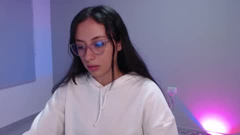   lia  online show from January 7, 12:13 am